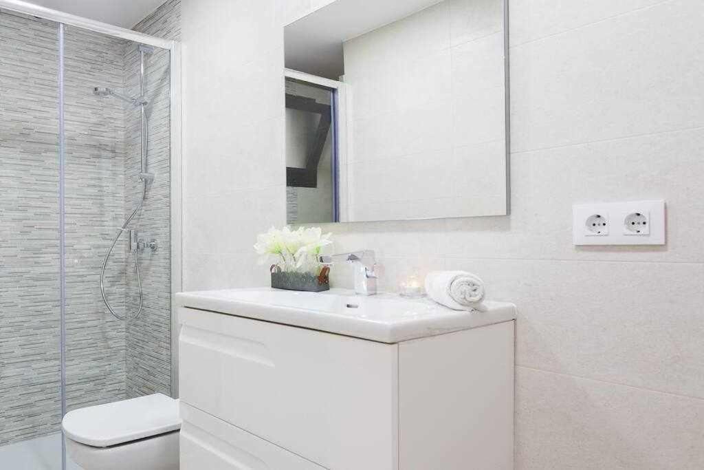 Apartamento Para 4 Con Terraza En El Centro Girona Esterno foto